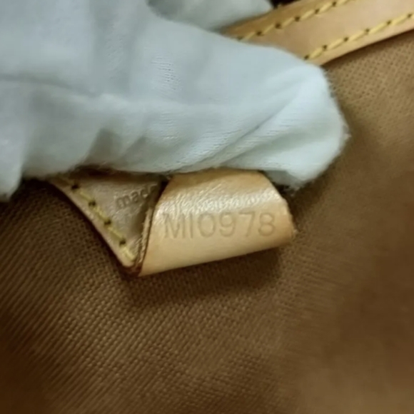 Authentic Louis Vuitton Monogram Canvas Ellipse MM Handbag - Picture 11 of 11